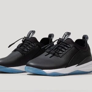 NWT Clove night shift women’s nursing sneakers size 7